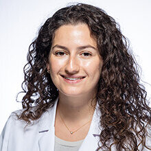 Portrait of internal medicine resident Dr. Lauren Voskoboynik